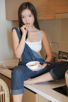 不戴胸罩的已婚妇女